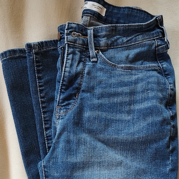 Signature by Levi Strauss Women's Dark Blue Skinny Jeans - Picture 6 of 7